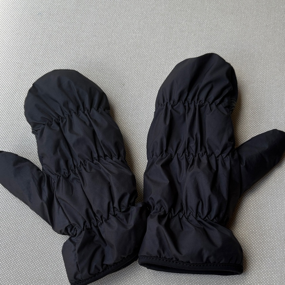 Black Women's Mittens